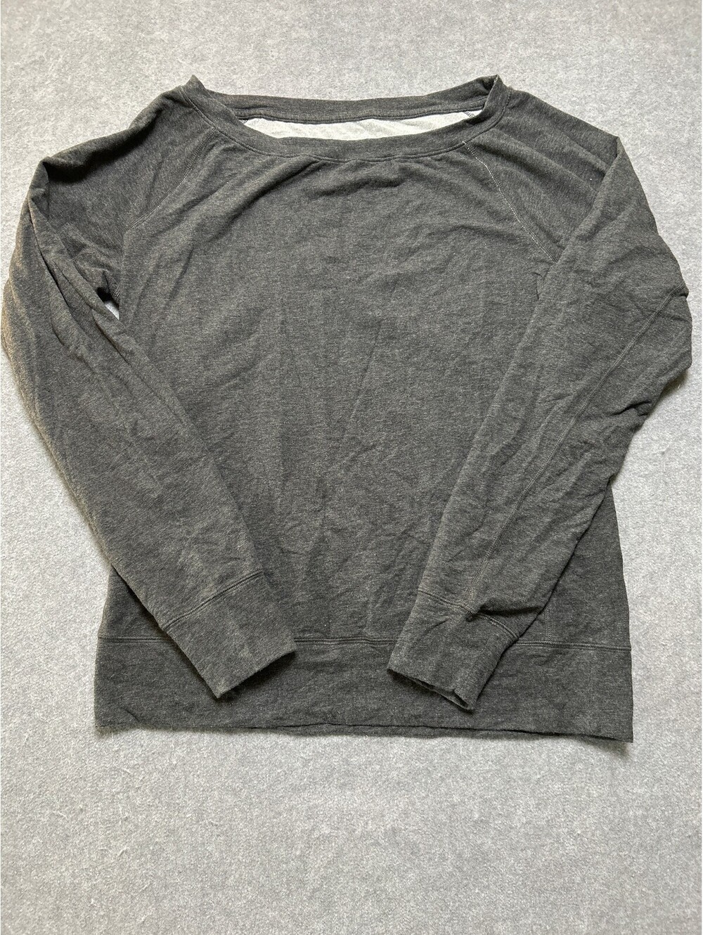 Nike Dri-FIT Women's Medium Gray Long Sleeve Athletic Training Pullover Top